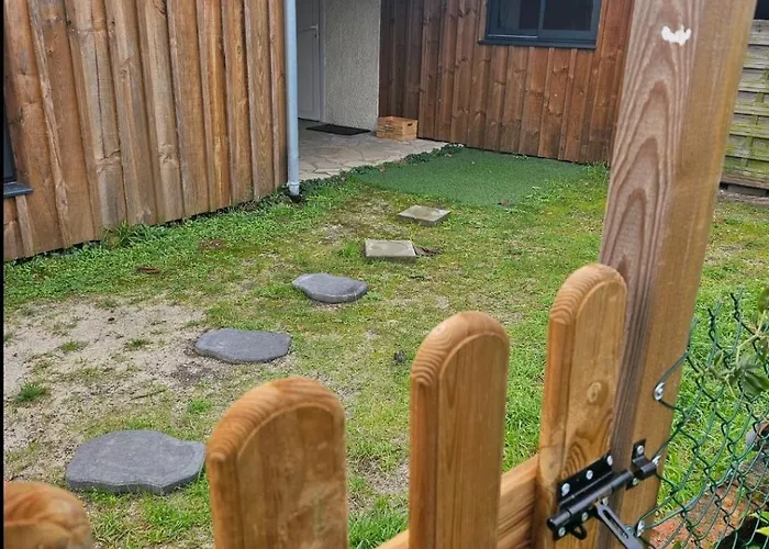 Avec Cuisine Et Jardinet Proche *