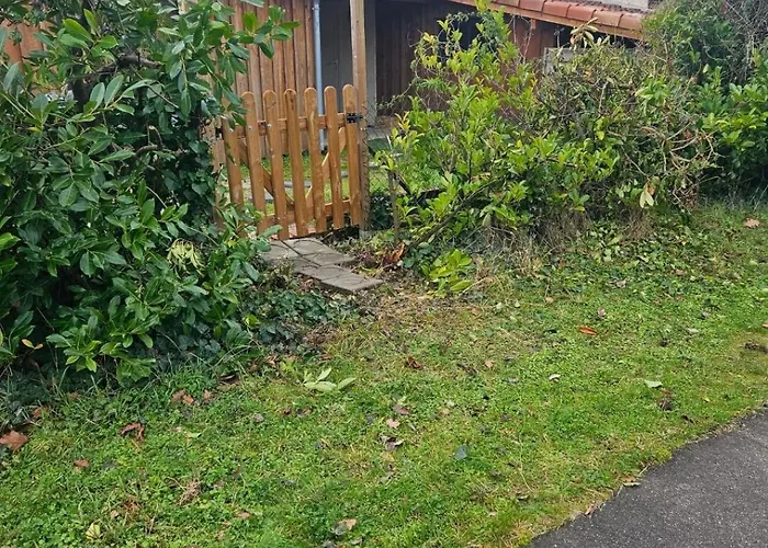 Apartment Avec Cuisine Et Jardinet Proche *